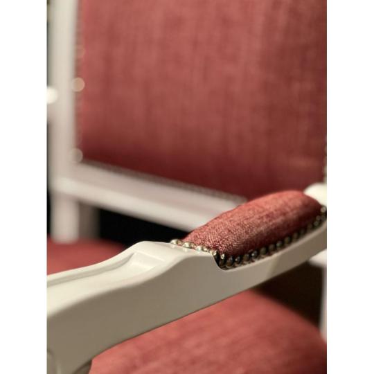 klasszikus karosszek etkezoszek mediterran fiatalos feher piros egyedi karpitos szek gyartas shabby chic ezust ebedlo konyha nappali olvasofotel country toszkan olasz luxus kastely butorok.jpg